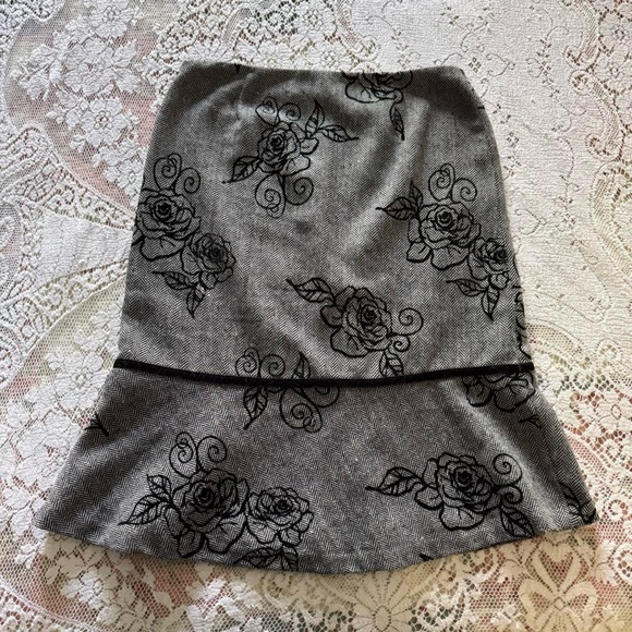 y2k preppy girly grunge coquette twee midi skirt w velvet floral detail - Picture 3 of 5